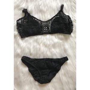 Black bikini